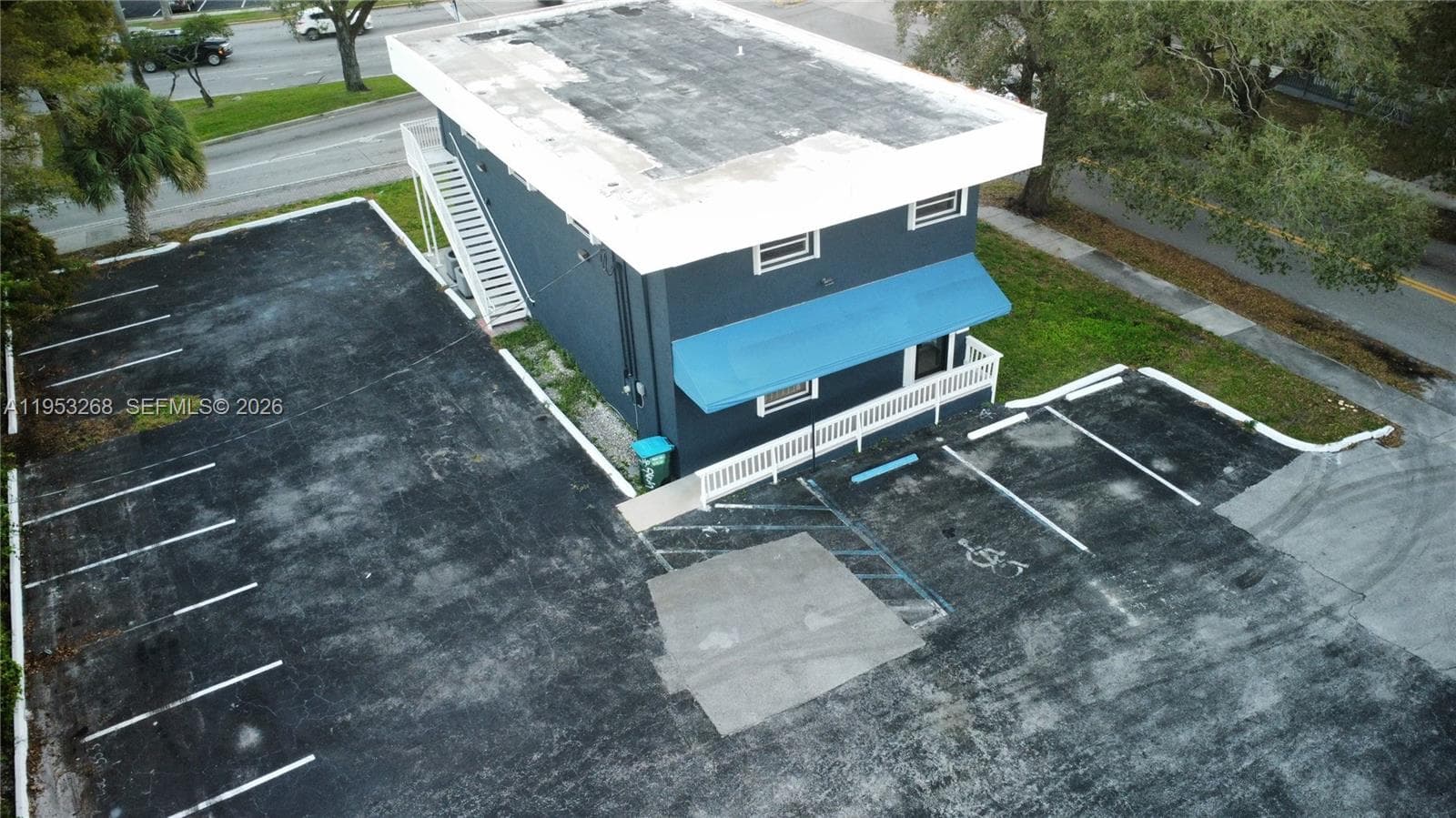 2555 Polk St, Hollywood FL 33020