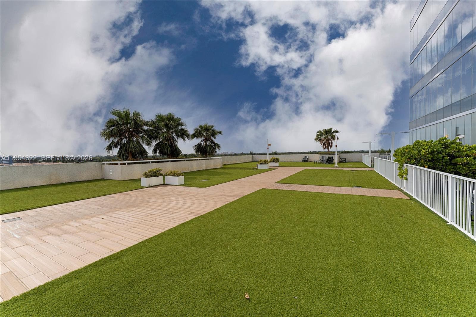 20200 W Dixie Hwy # 903, Miami FL 33180