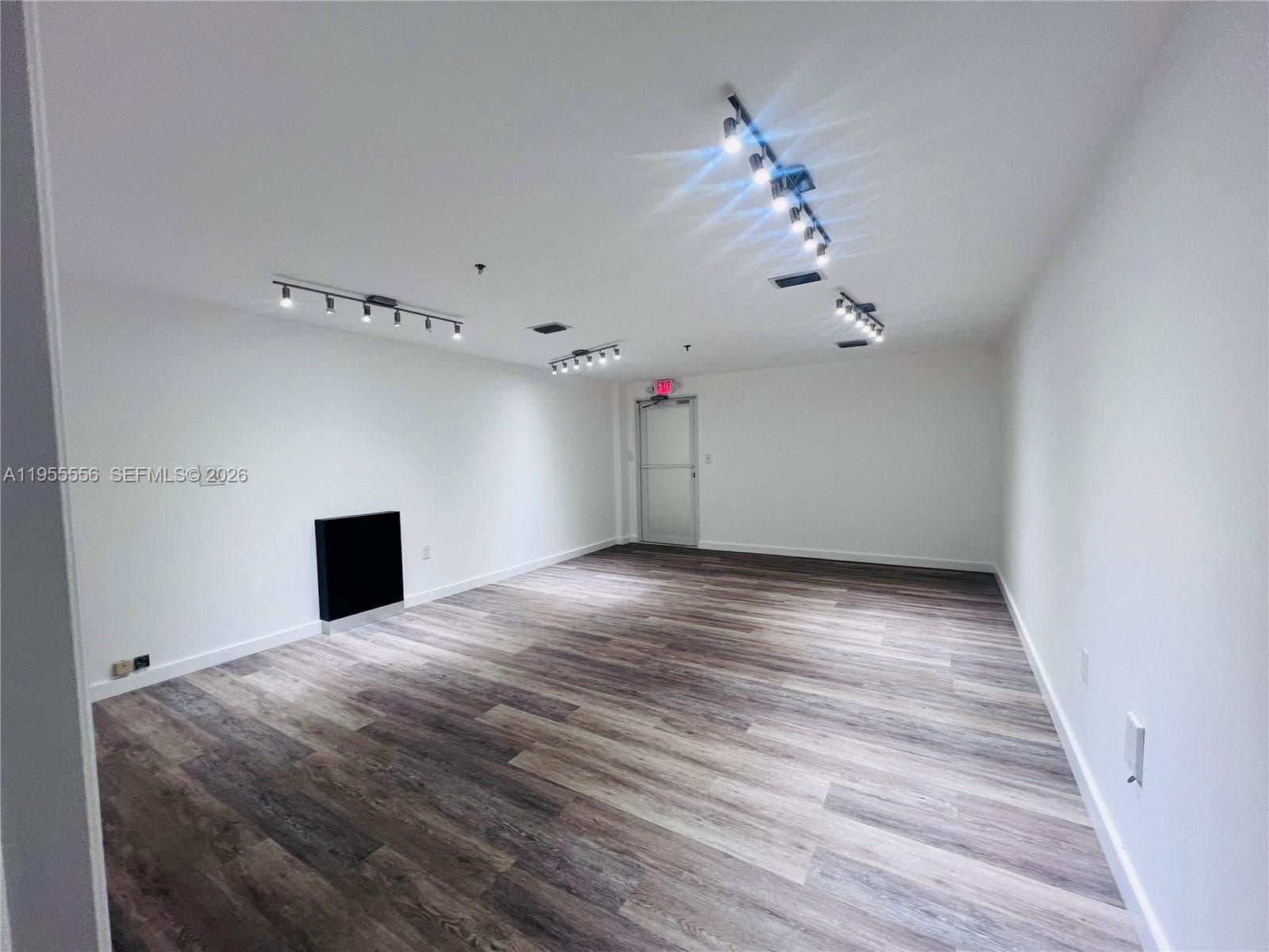 7500 NW 25th St # 256, Miami FL 33122