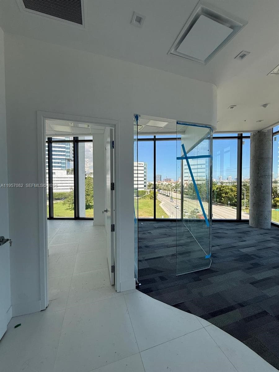 Aventura, FL, 33180