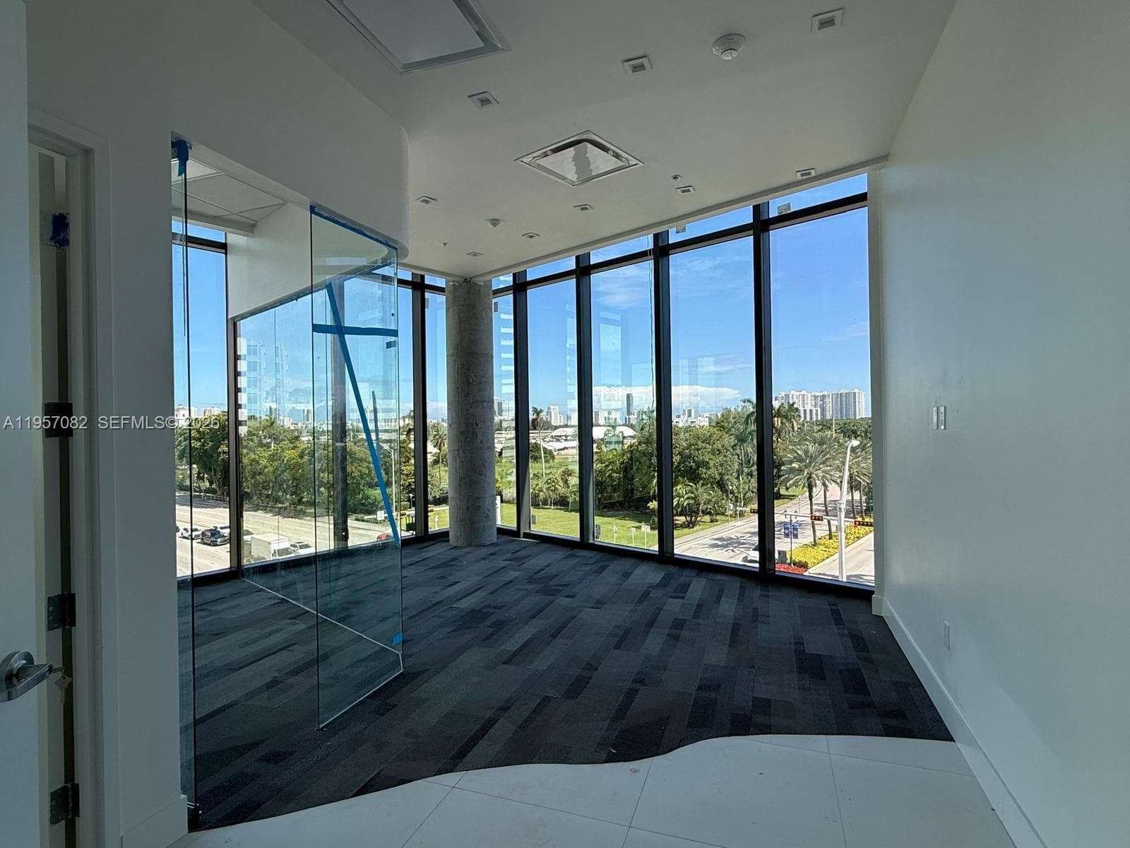 Aventura, FL, 33180