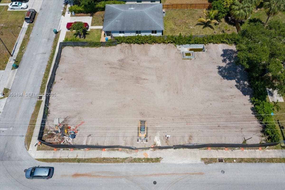 3250 NE 3rd Ave, Oakland Park FL 33334