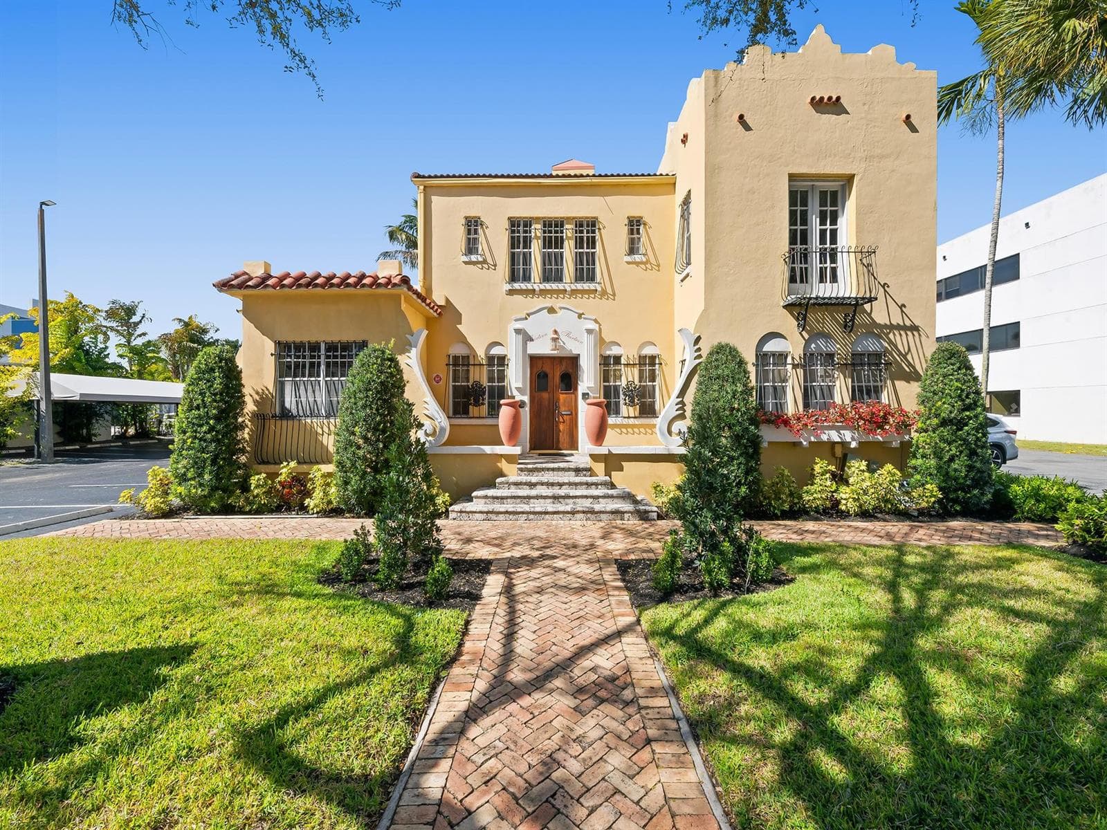 1313 S Andrews Avenue, Fort Lauderdale FL 33316