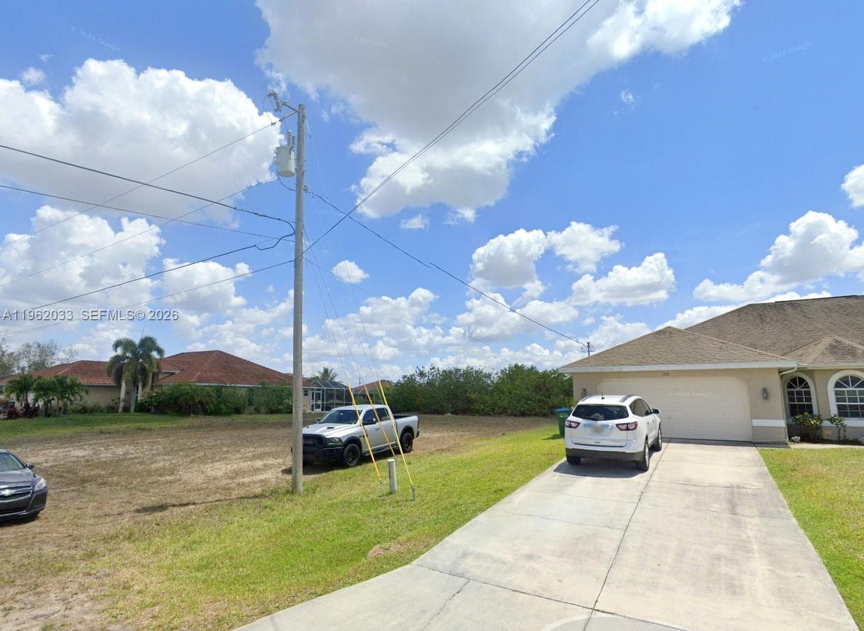 124 NE 18TH ST, Cape Coral FL 33909