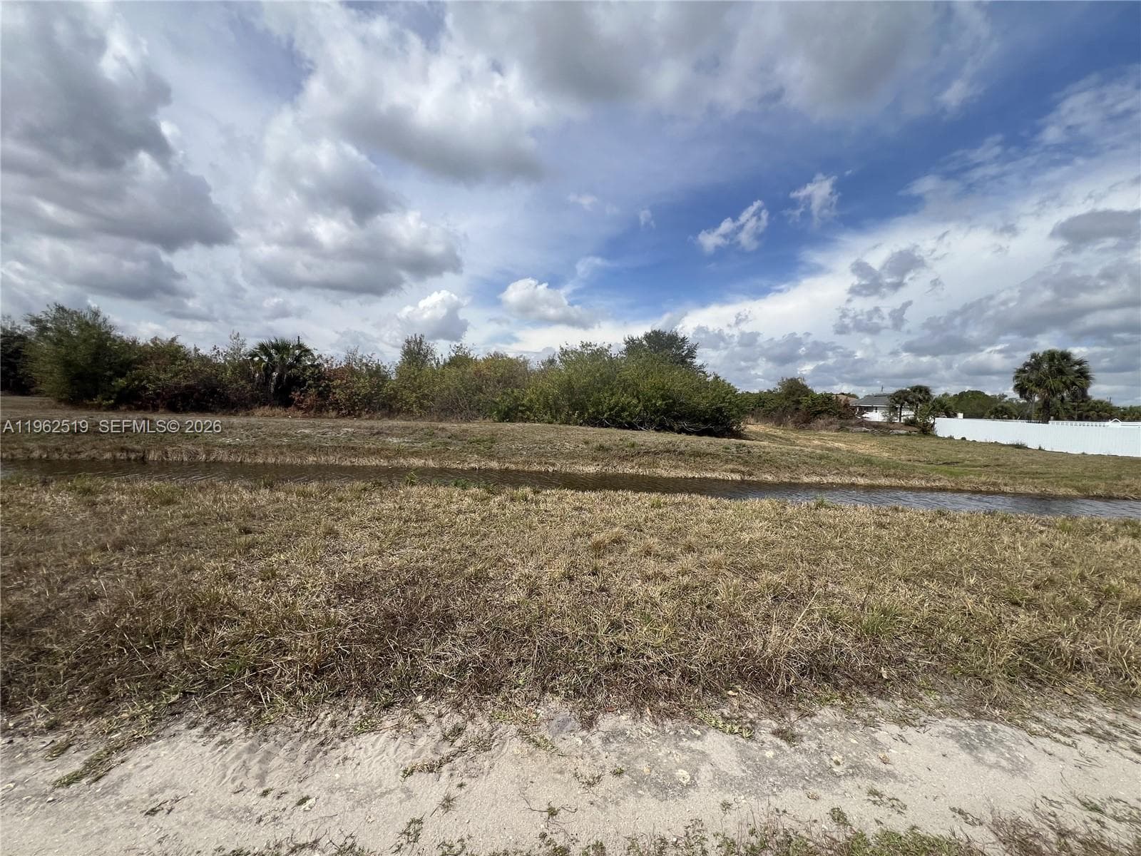 1913 Roderick Ln, Lehigh Acres FL 33972