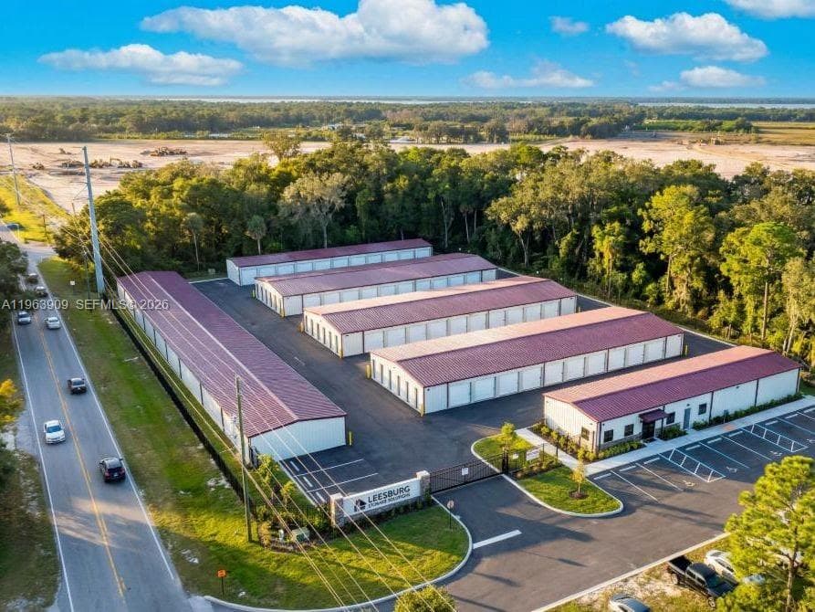 9915 County Rd 44. Leesburg, Other City - In The State Of Florida FL 34788