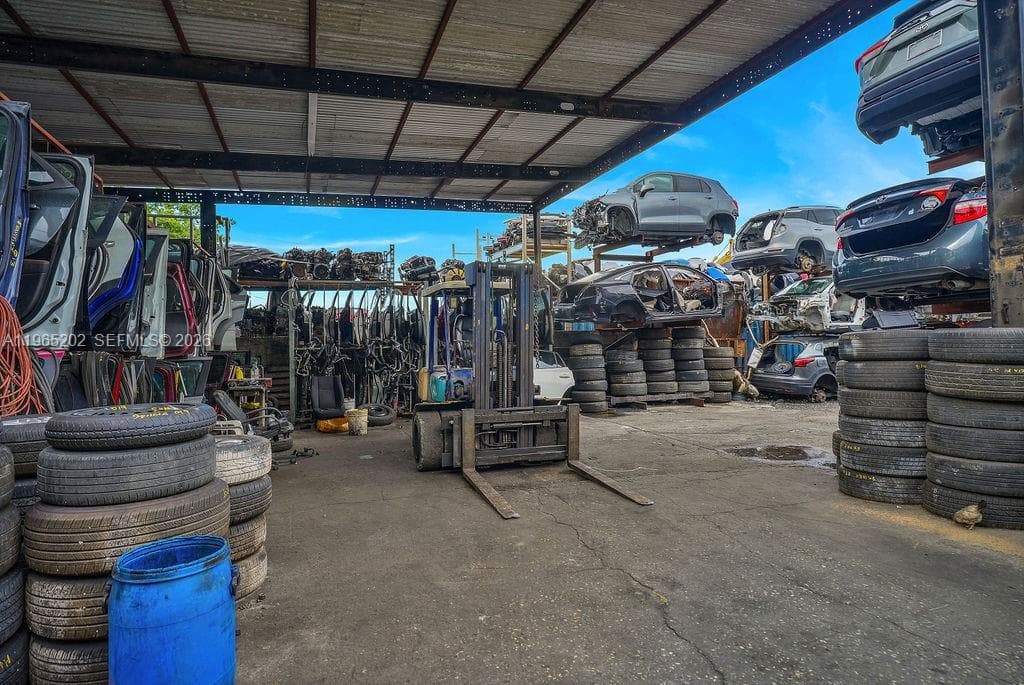 Hialeah, FL, 33013
