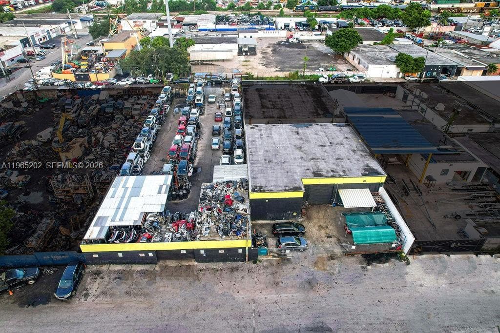 Hialeah, FL, 33013