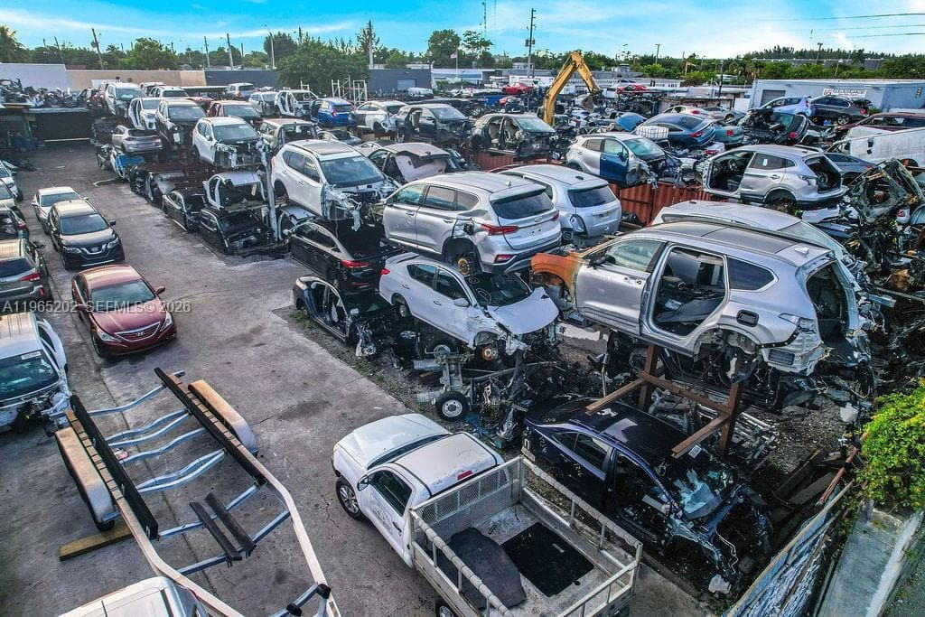 Hialeah, FL, 33013