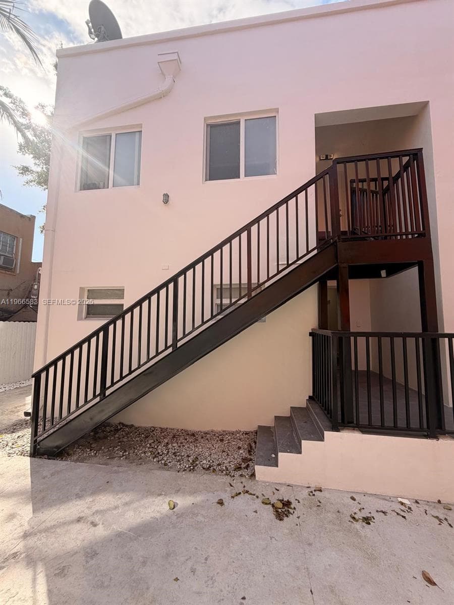 337 SW 10th Ave, Miami FL 33130