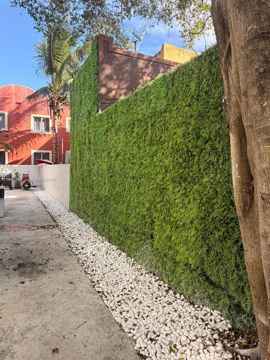 337 SW 10th Ave, Miami FL 33130