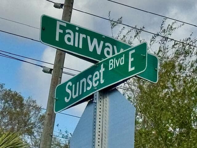 4921.S.Fairway.Dr.Street.signs