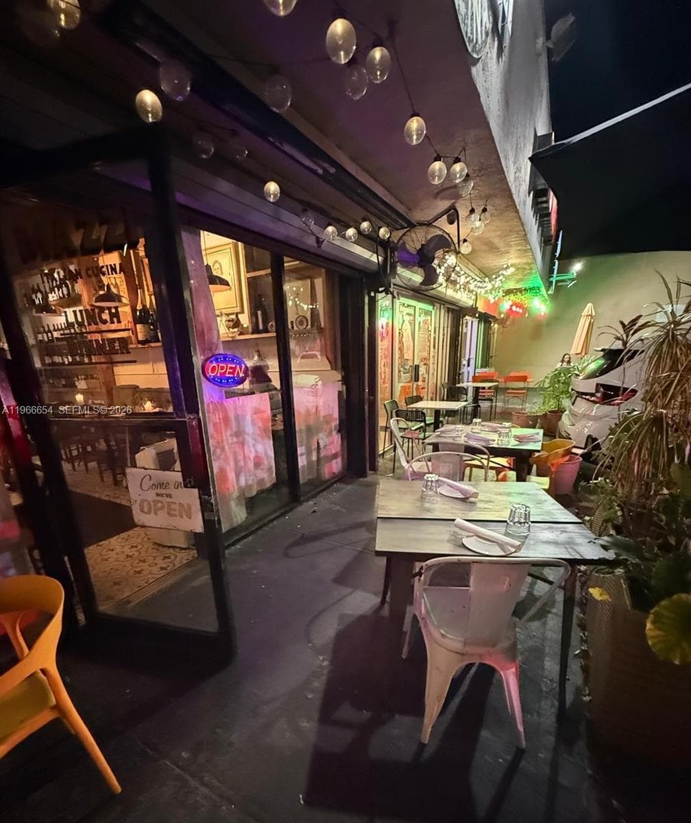 17010 W Dixie Hwy, North Miami Beach FL 33160