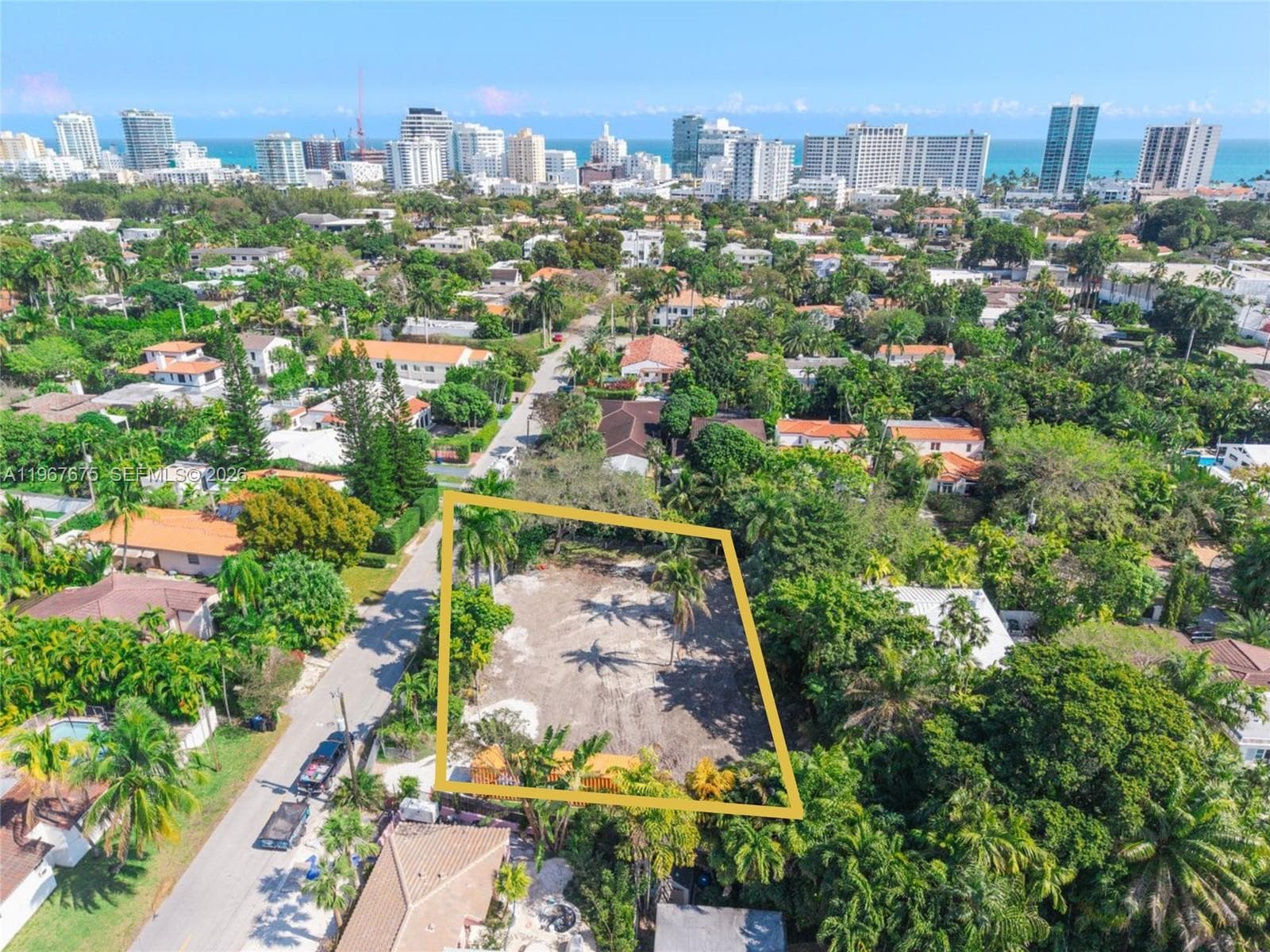 2880 Fairgreen Dr, Miami Beach FL 33140