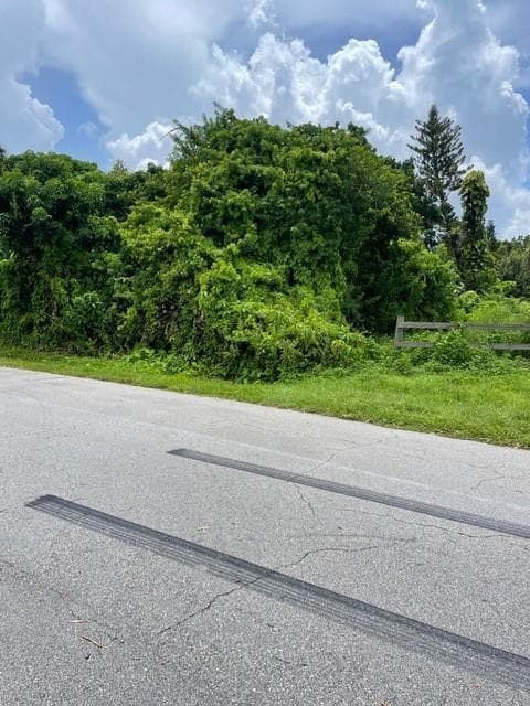 555 Sacramento Street, FL 33903