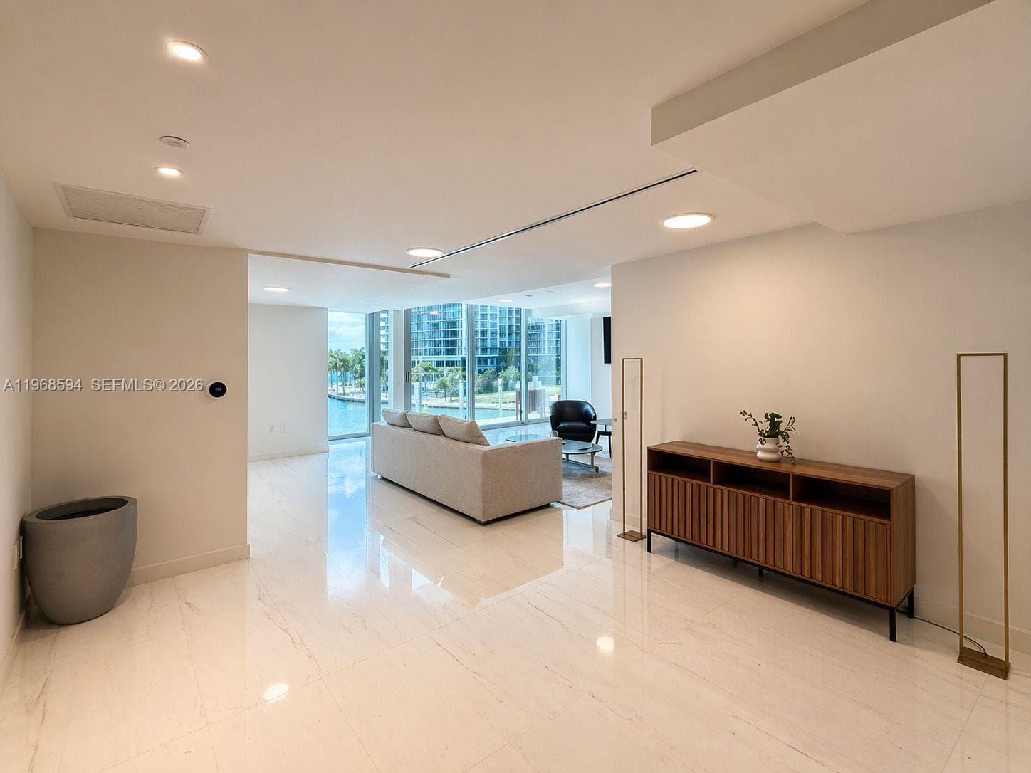300 Biscayne Blvd Way # 303, Miami FL 33131