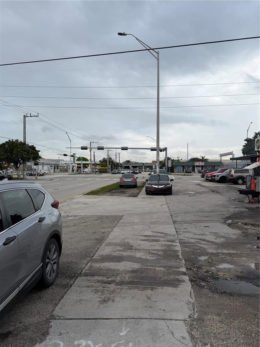 752 Opa Locka Blvd, Miami FL 33168