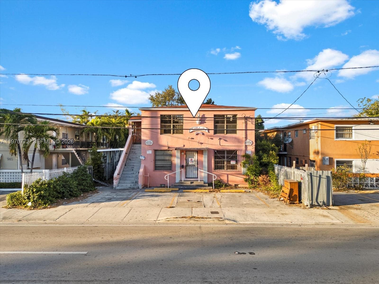 937 SW 7th St, Miami FL 33130