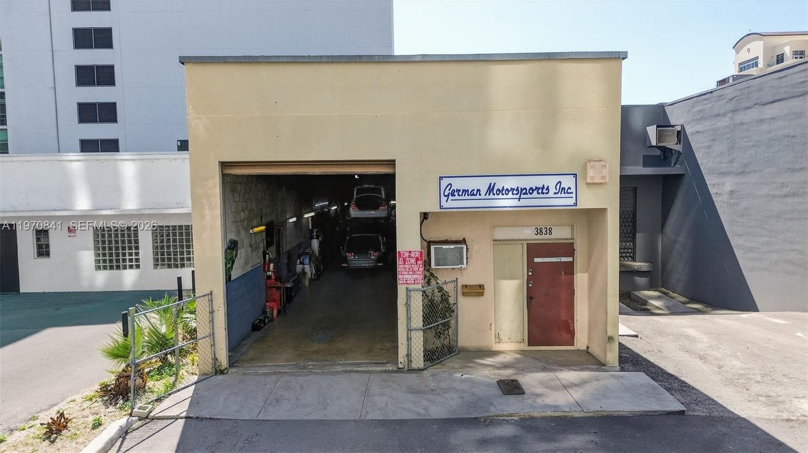 3838 Shipping Ave, Miami FL 33146