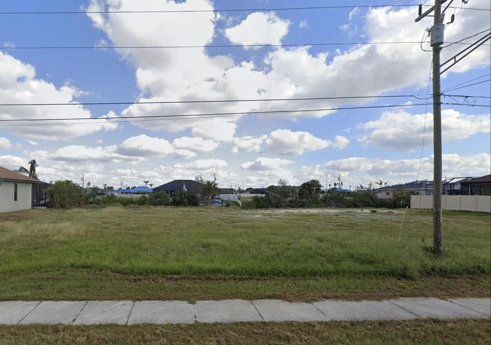 2513 Surfside Boulevard, Cape Coral FL 33914