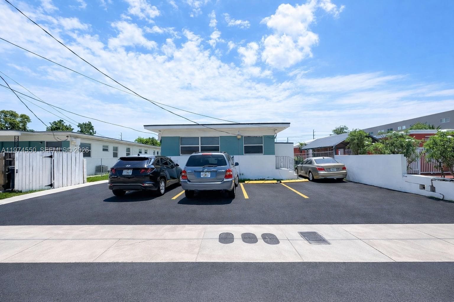 2150 NW 24th St, Miami FL 33142