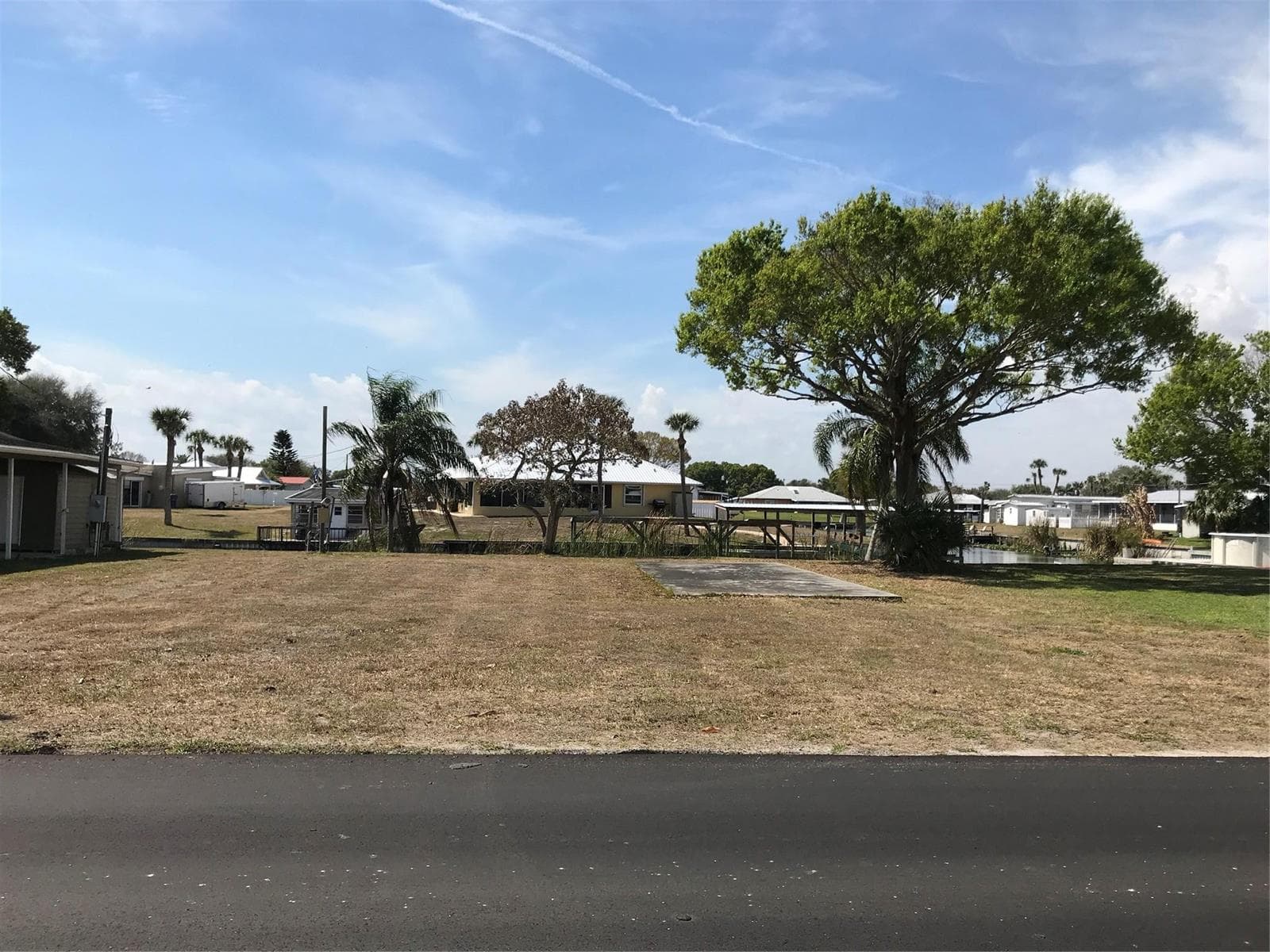 1460 Lake Drive, Okeechobee FL 34974