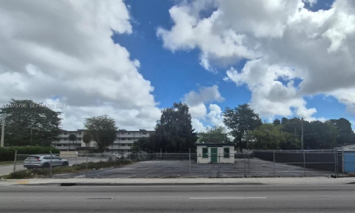 11537 NW 27th Ave, Miami FL 33167