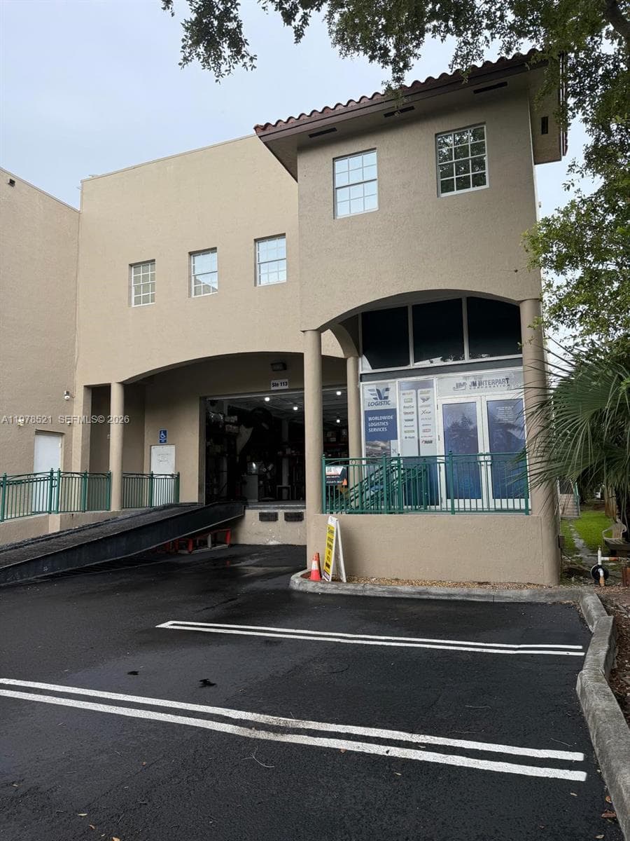 10200 NW 25th St # 113, Doral FL 33172