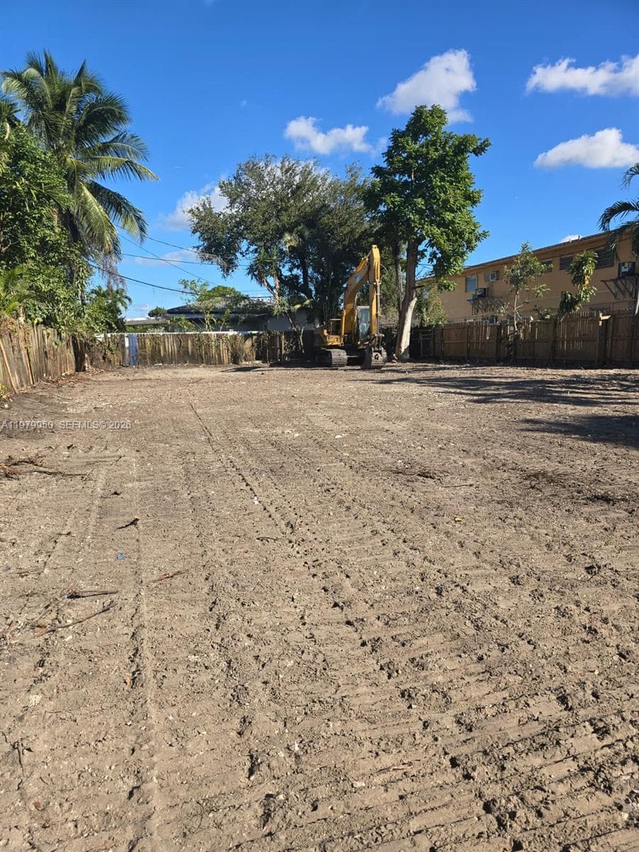 951 NW 37th Ave, Miami FL 33125