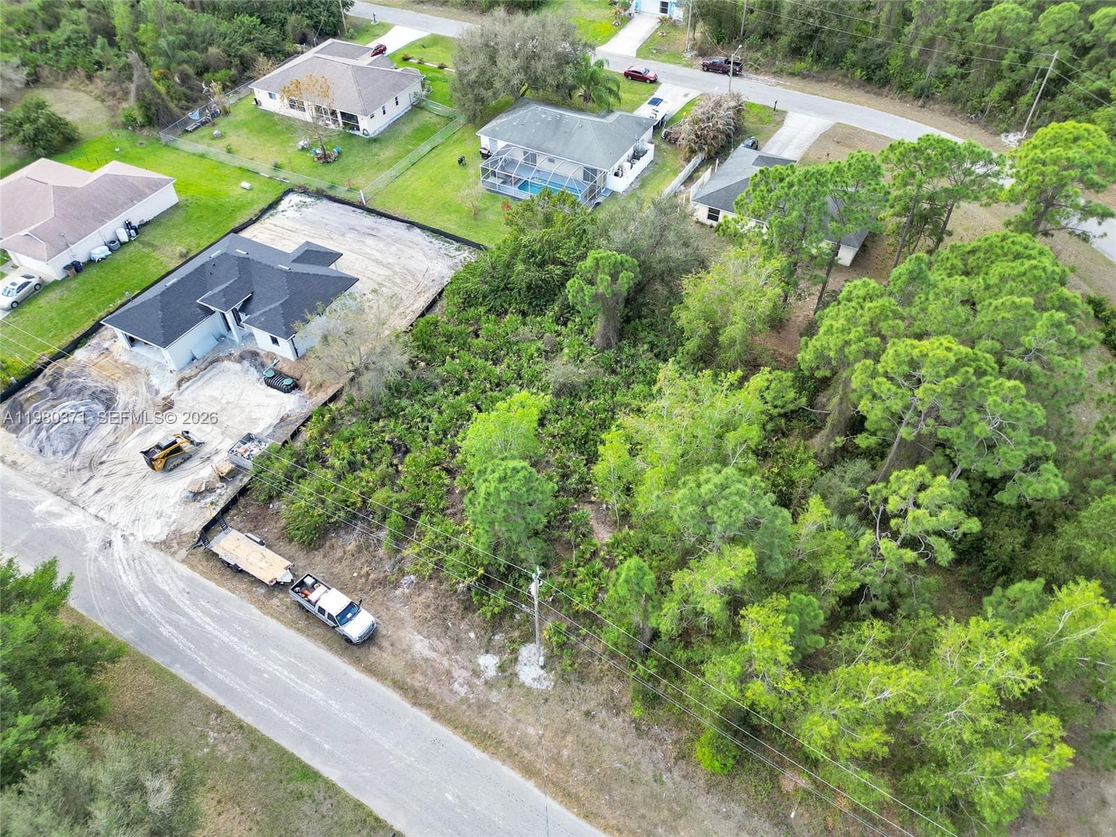 638 DAUPHINE AVE S, Lehigh Acres FL 33974