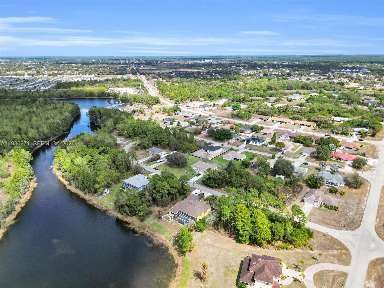 638 DAUPHINE AVE S, Lehigh Acres FL 33974