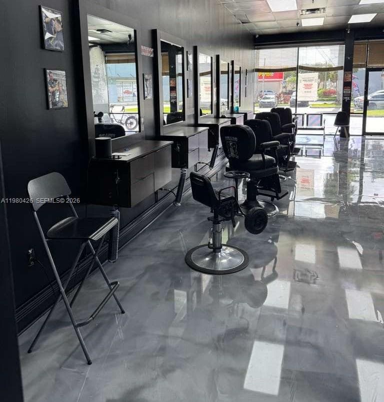 Listing – Barbería Hialeah, Hialeah FL 33012