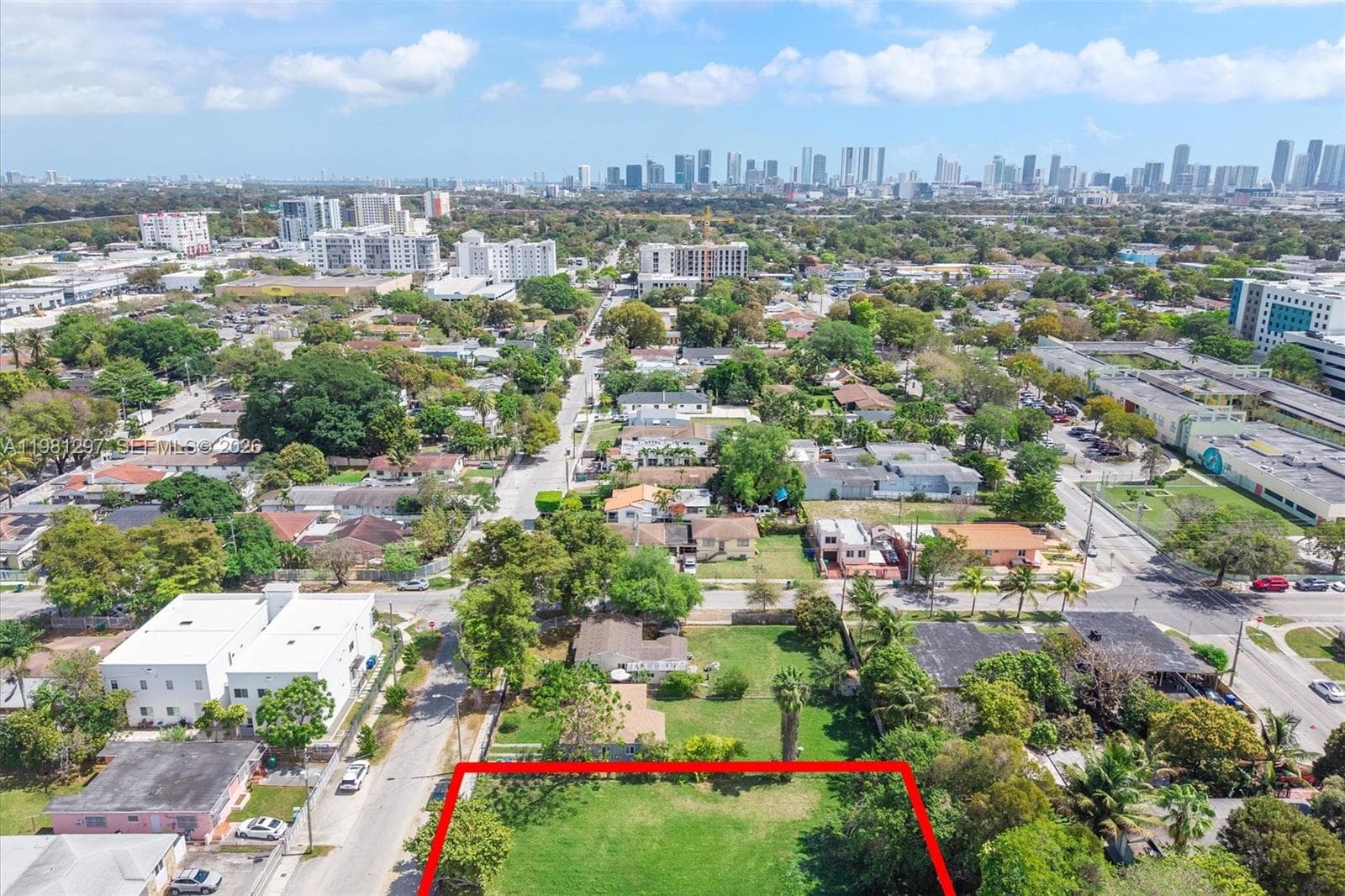 1922 NW 33rd St, Miami FL 33142