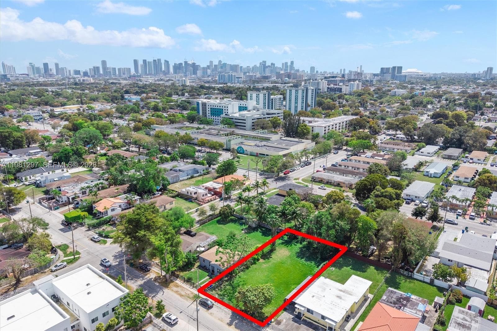 1922 NW 33rd St, Miami FL 33142