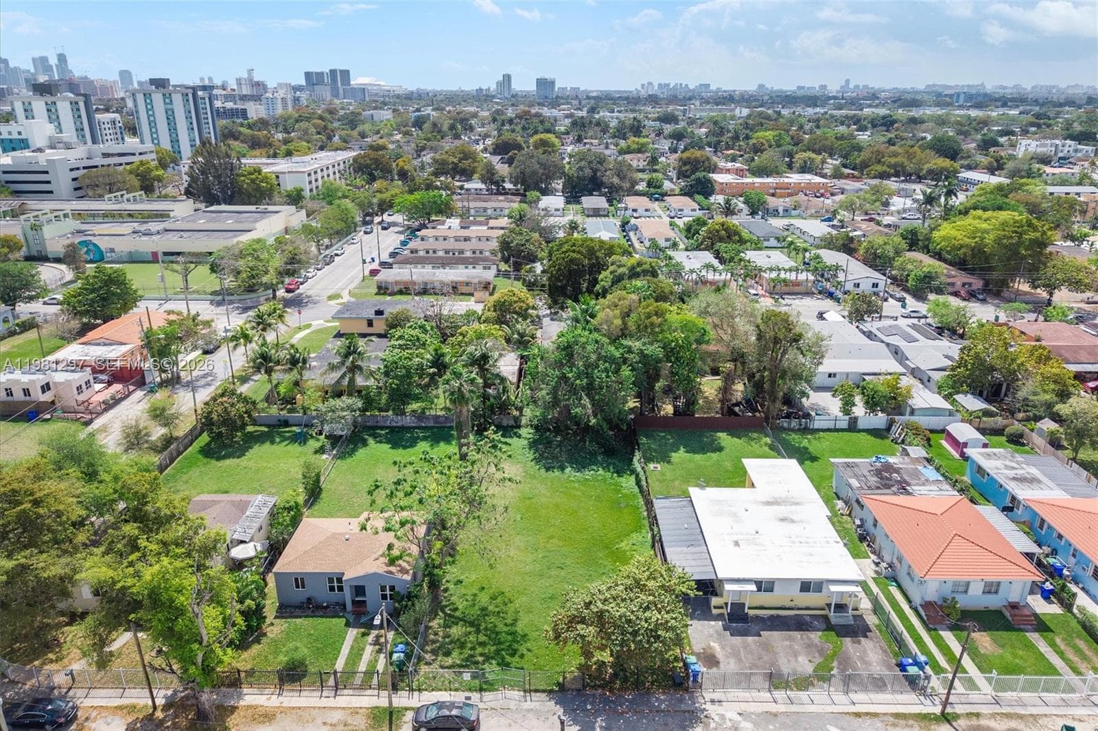 1922 NW 33rd St, Miami FL 33142