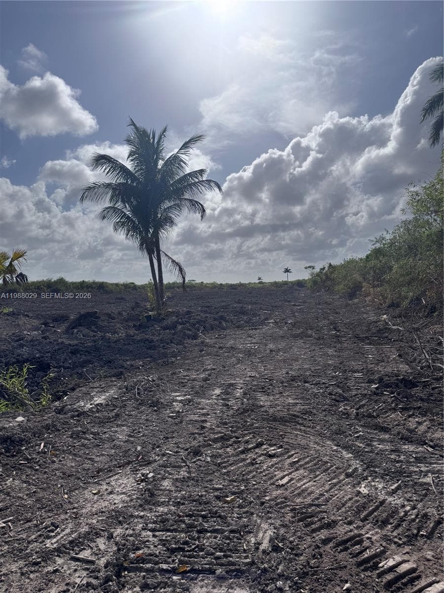 122 ave sw 332 st, Homestead FL 33035