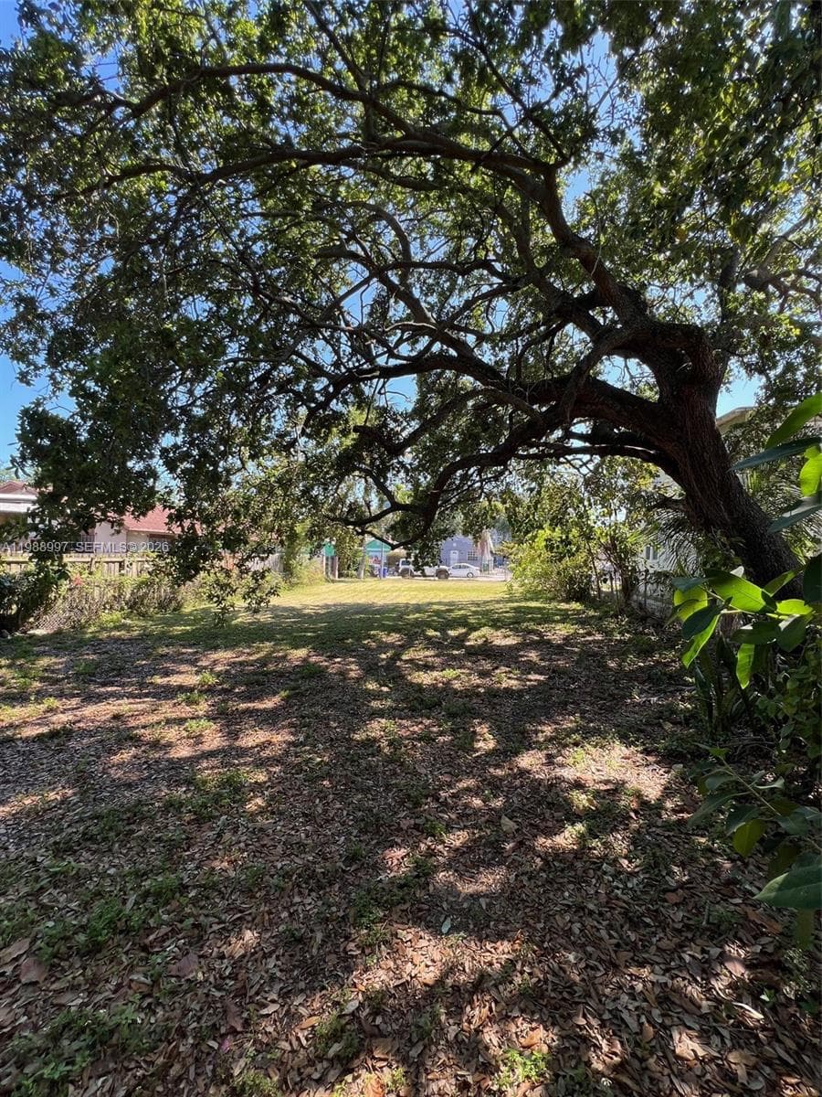 267 NW 31st St, Miami FL 33127