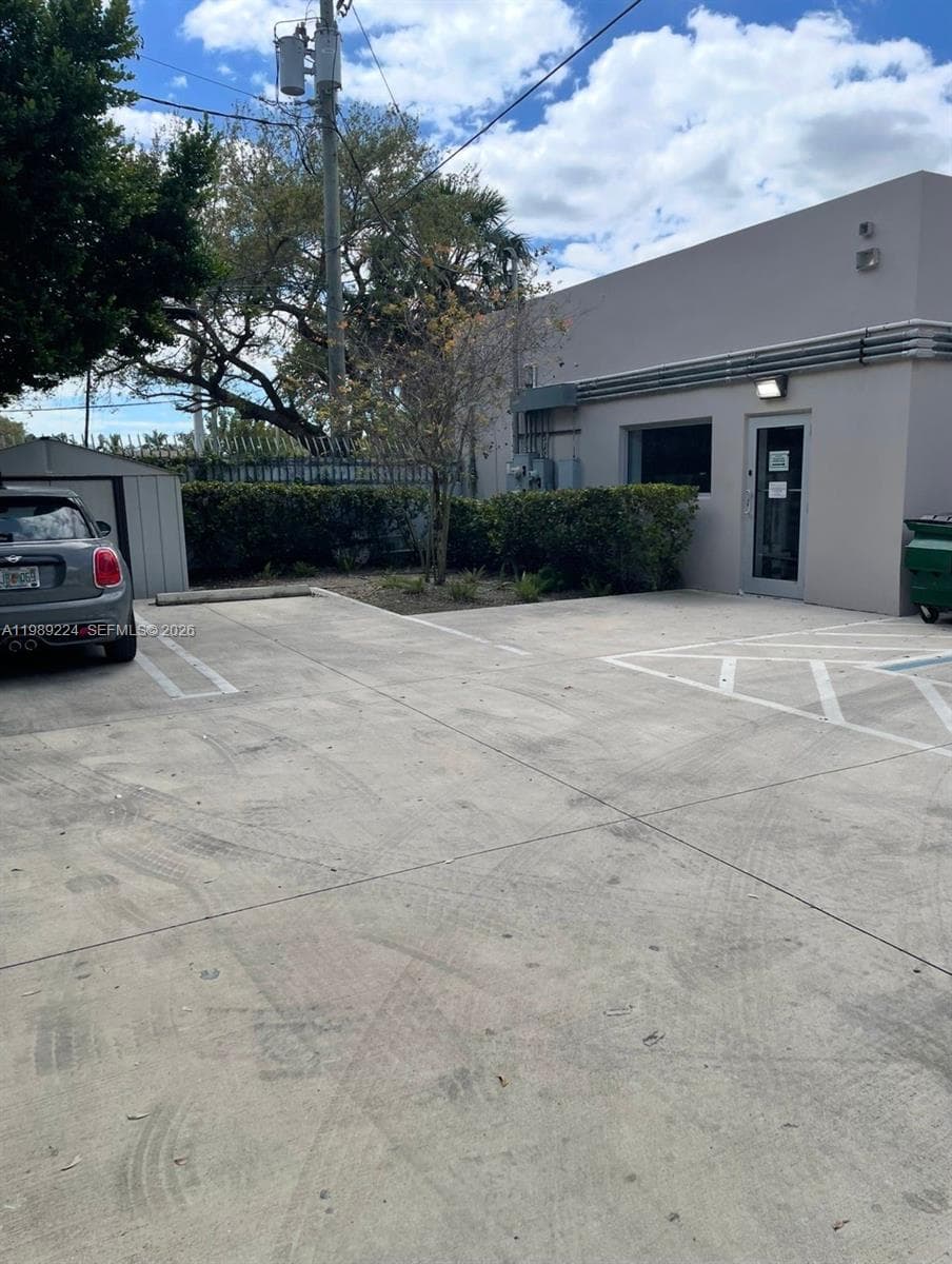 7111 Biscayne Blvd, Miami FL 33138
