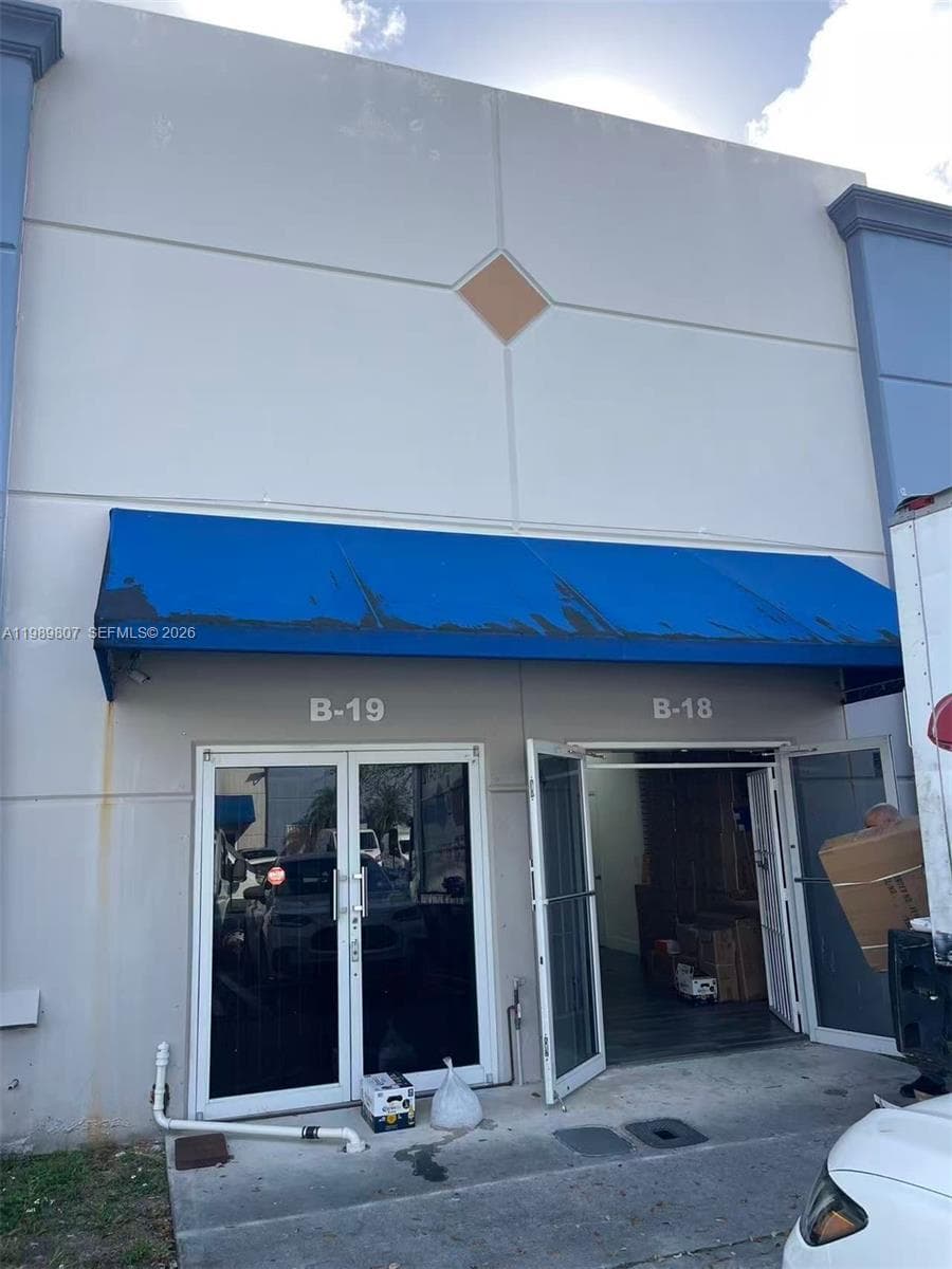 4960 NW 165th St # B19, Miami Gardens FL 33014