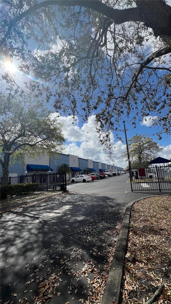 4960 NW 165th St # B19, Miami Gardens FL 33014