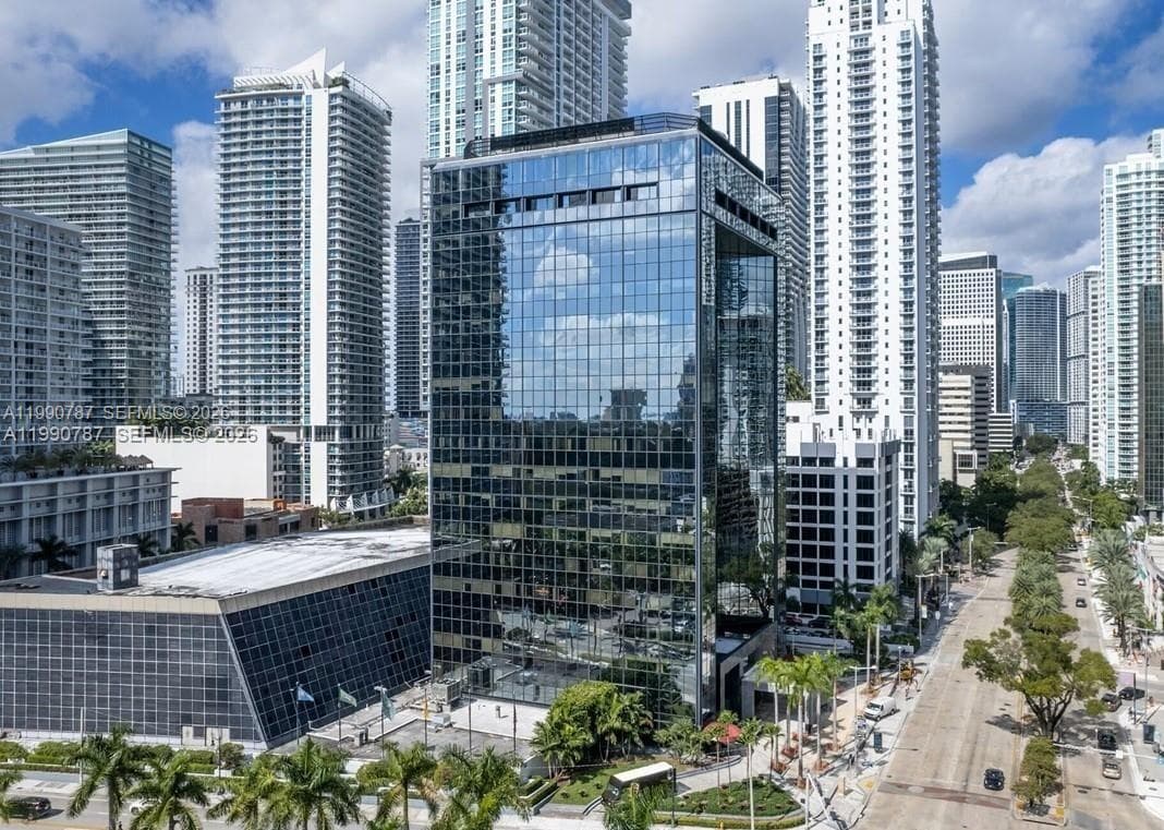1200 Brickell Ave # 200, Miami FL 33131