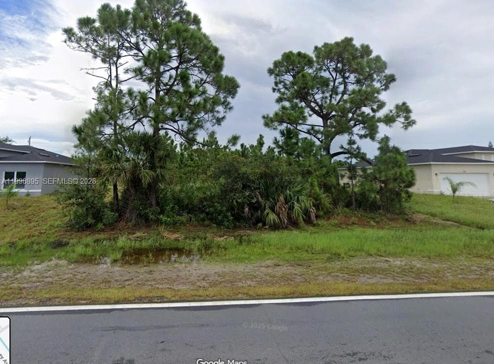 2065 SE Cogan Dr, Palm Bay FL 32909