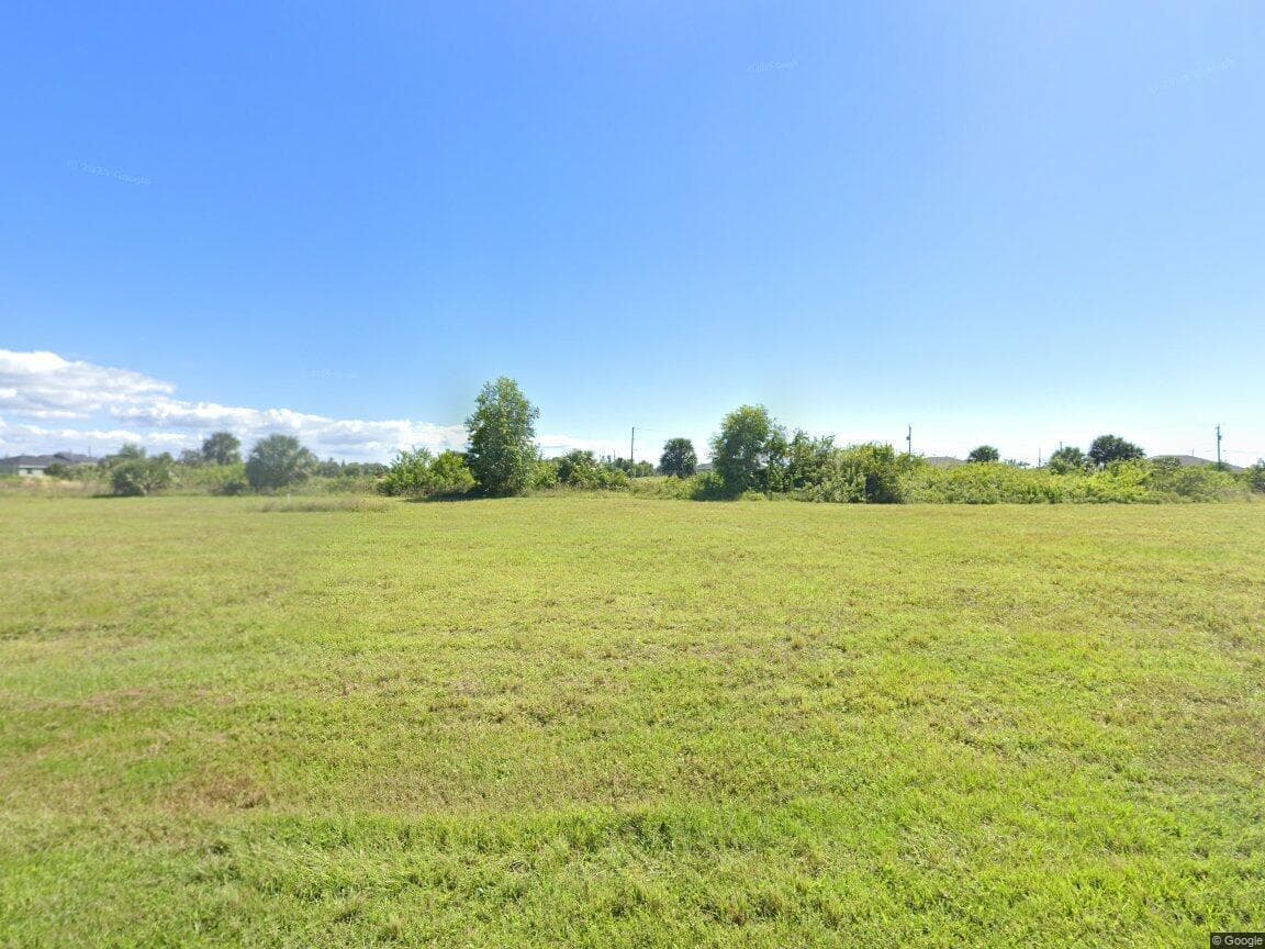 3812 NW 39th Lane, Cape Coral FL 33993
