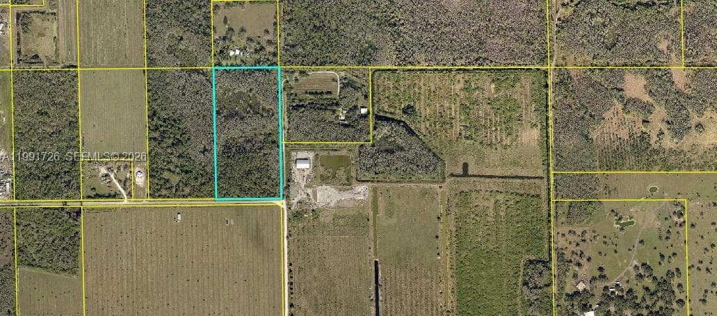900 G RD, La Belle FL 33935