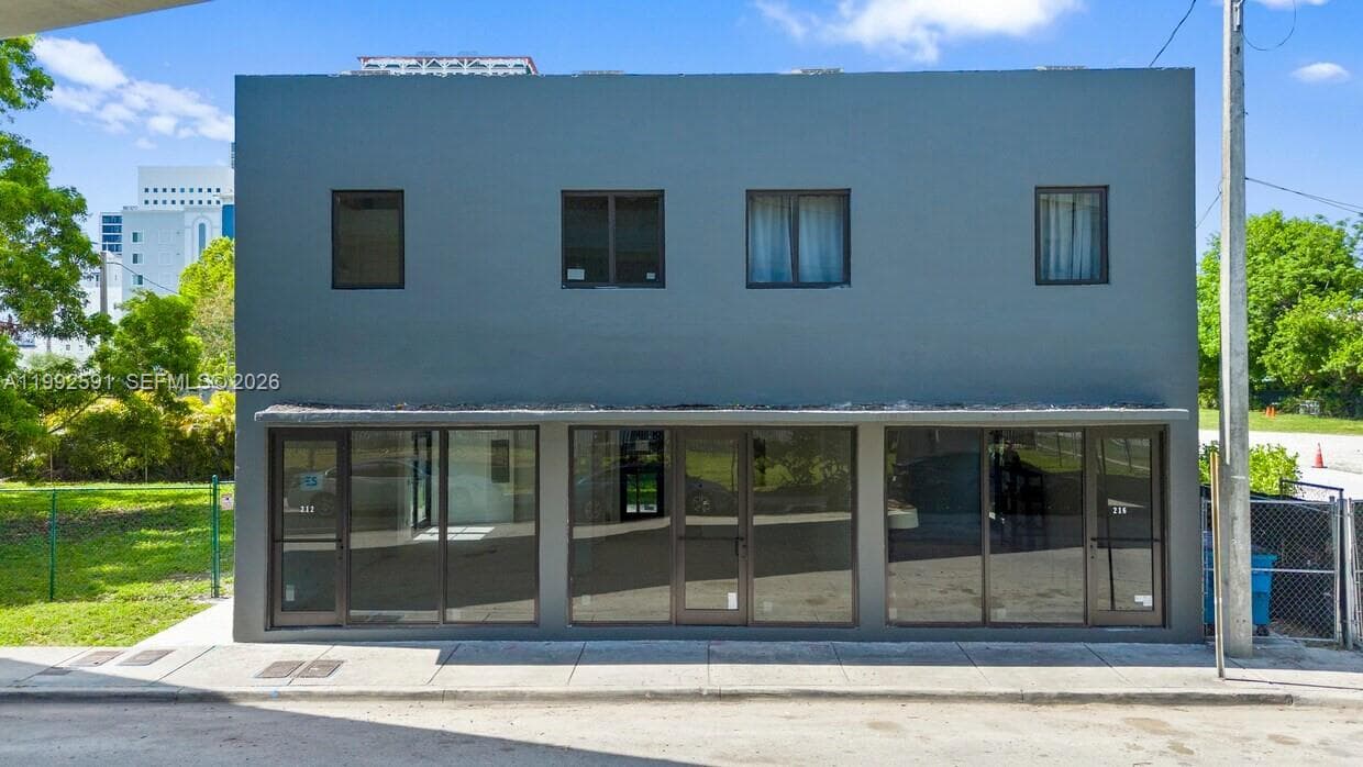 212 NW 11th St, Miami FL 33136