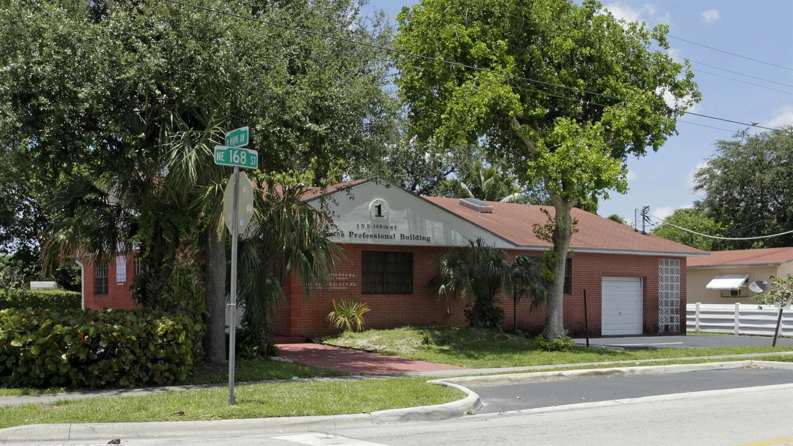 21-NE-168th-St-North-Miami-Beach-FL-Buil