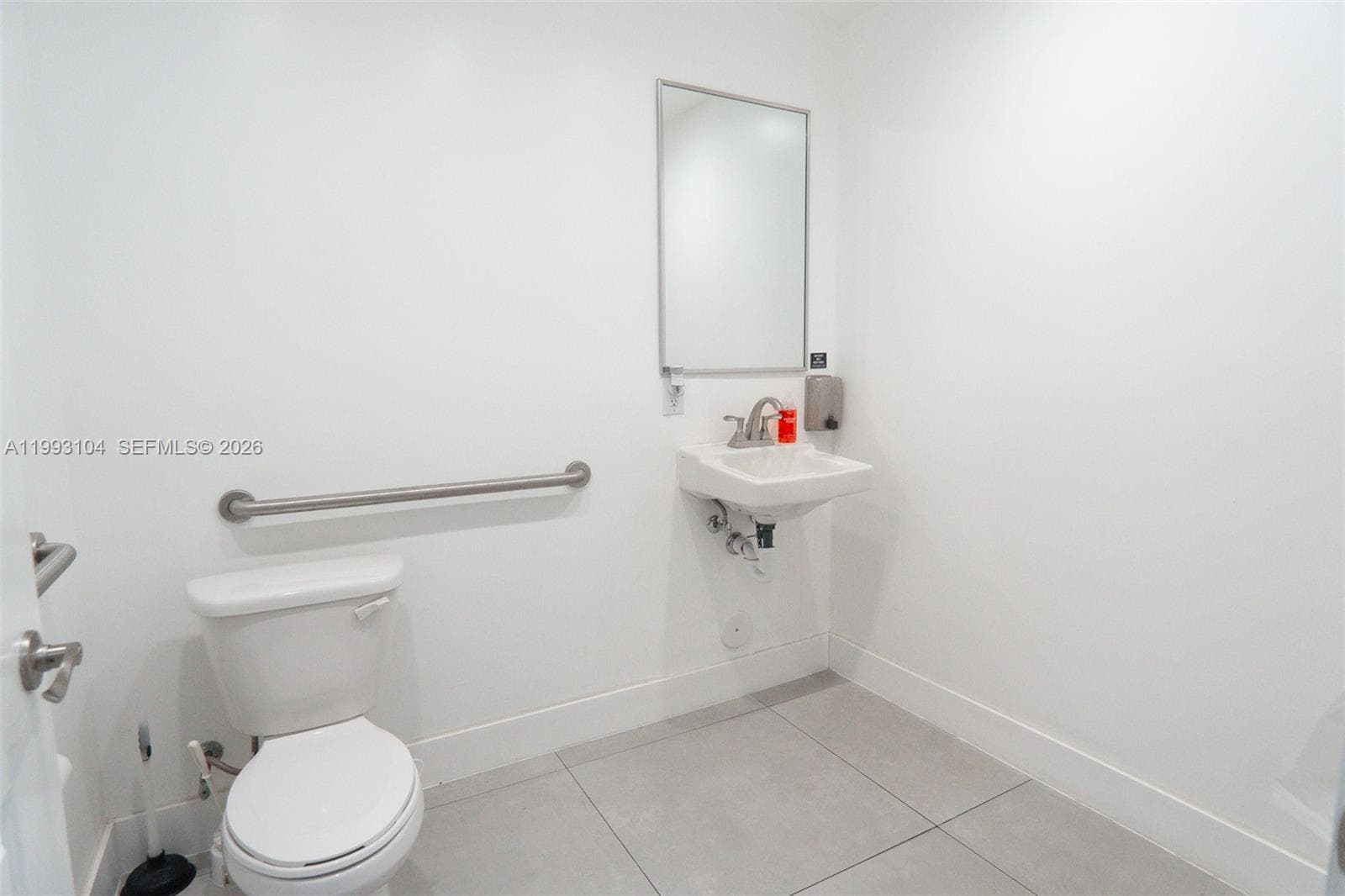 2268 SW 8th St, Miami FL 33135