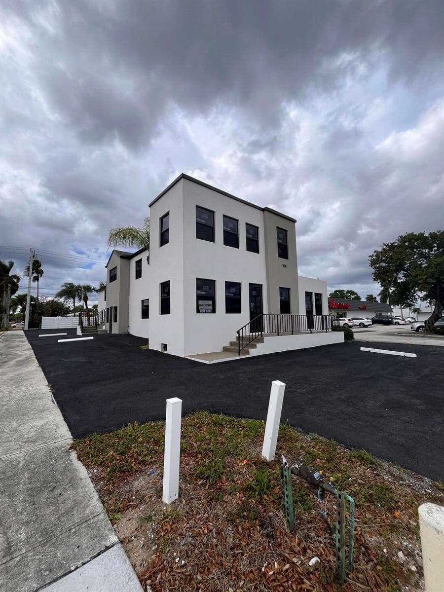 900 Federal Highway, Riviera Beach FL 33403
