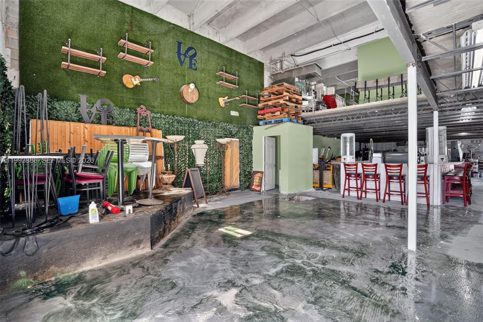 Warehouse/Restaurant For Sale In Doral, Doral FL 33166