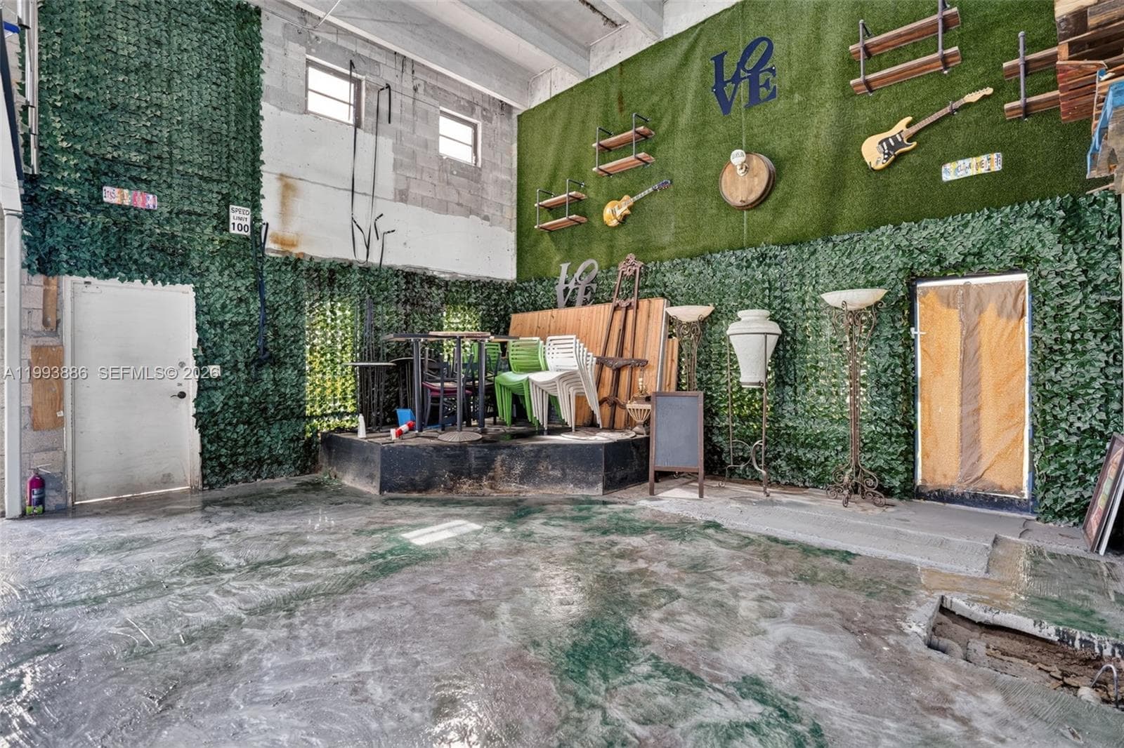 Warehouse/Restaurant For Sale In Doral, Doral FL 33166